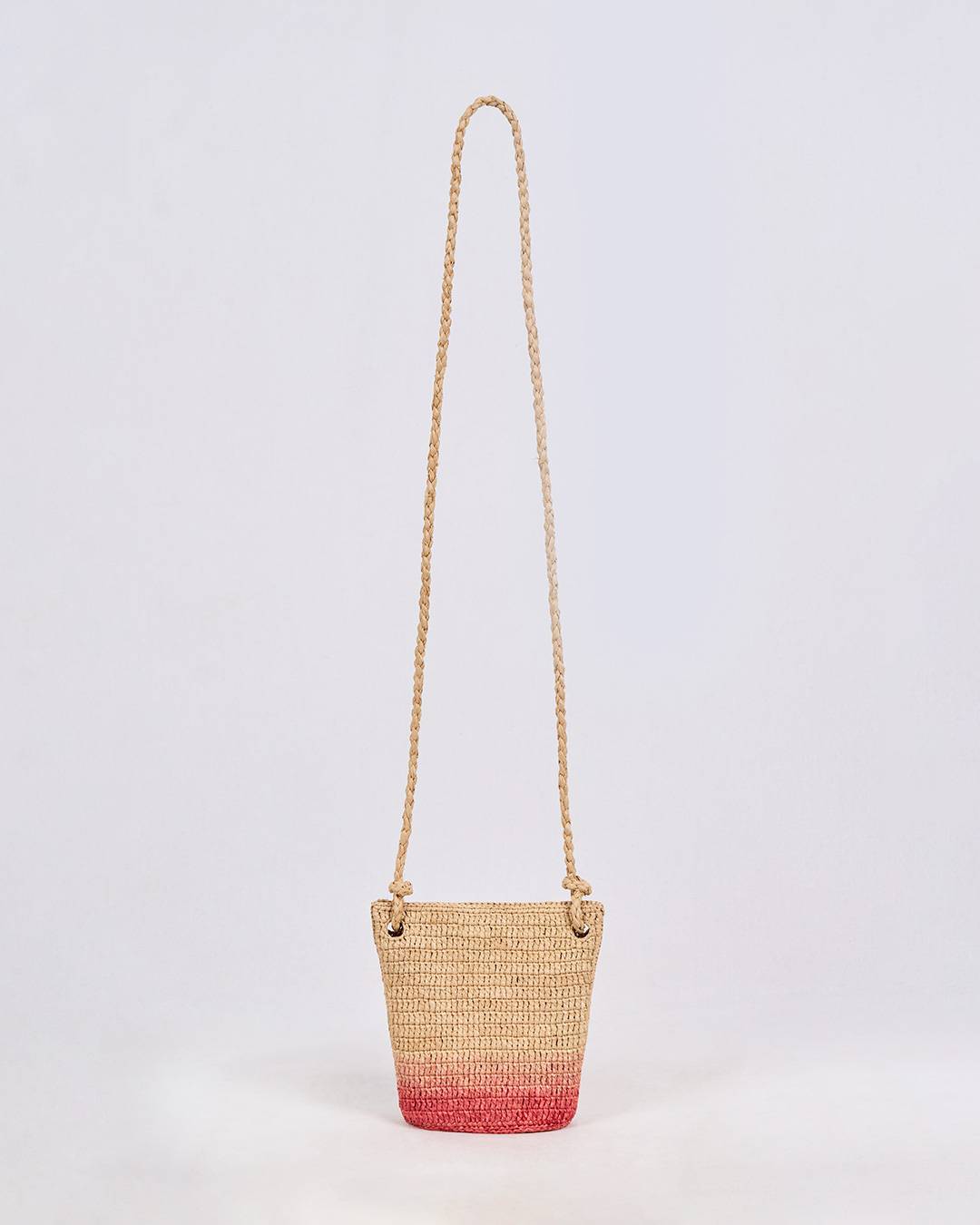 Sac AVANA en raphia crocheté teinté en dégradé rouge, grand format élégant pour ville et escapades, vue de face