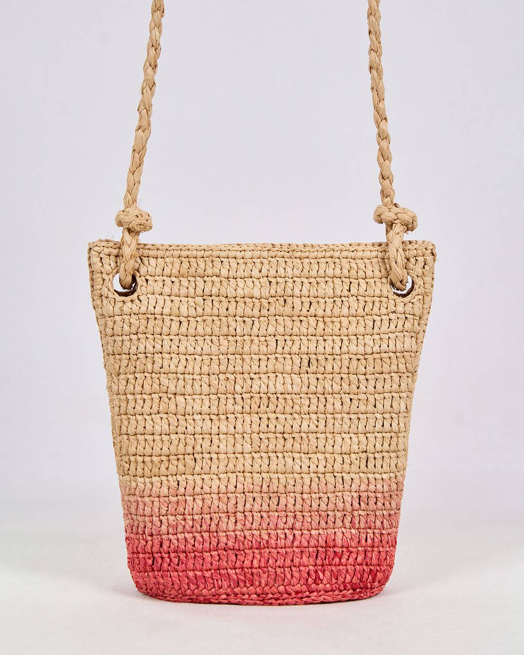 Sac AVANA en raphia crocheté teinté en dégradé rouge, grand format élégant pour ville et escapades, vue de face