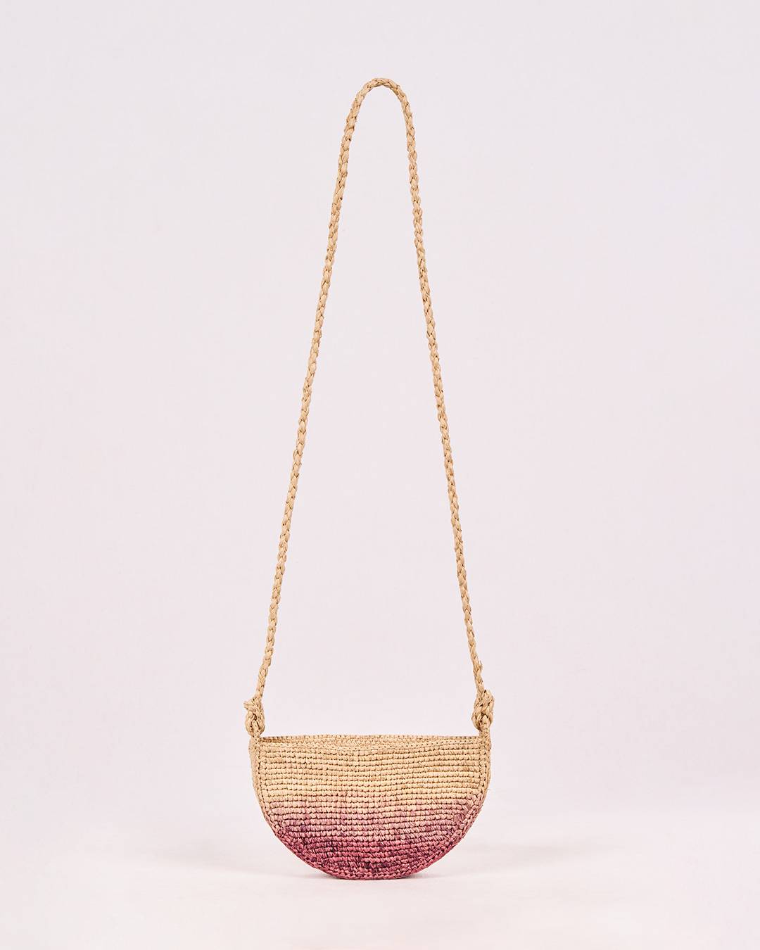 Sac MIRA en raphia naturel et dégradé en grenat dégradé, format intermédiaire chic et polyvalent vue de face