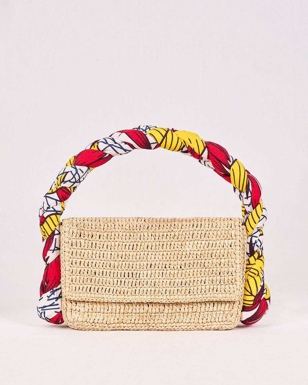 Sac VINA en raphia et wax rouge et jaune, porté épaule structuré et raffiné, vue de face